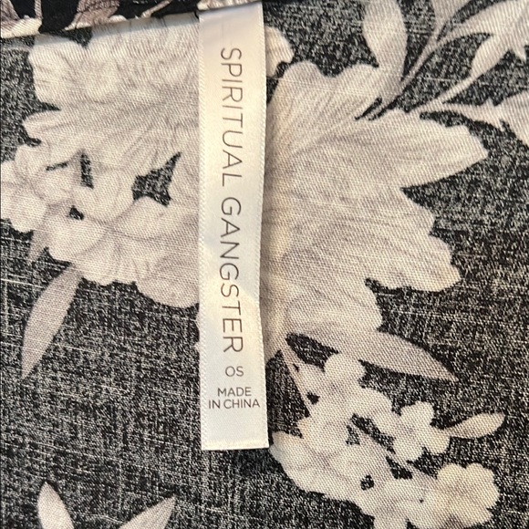 Spiritual Gangster Black and White Floral Kimono - Picture 2 of 7